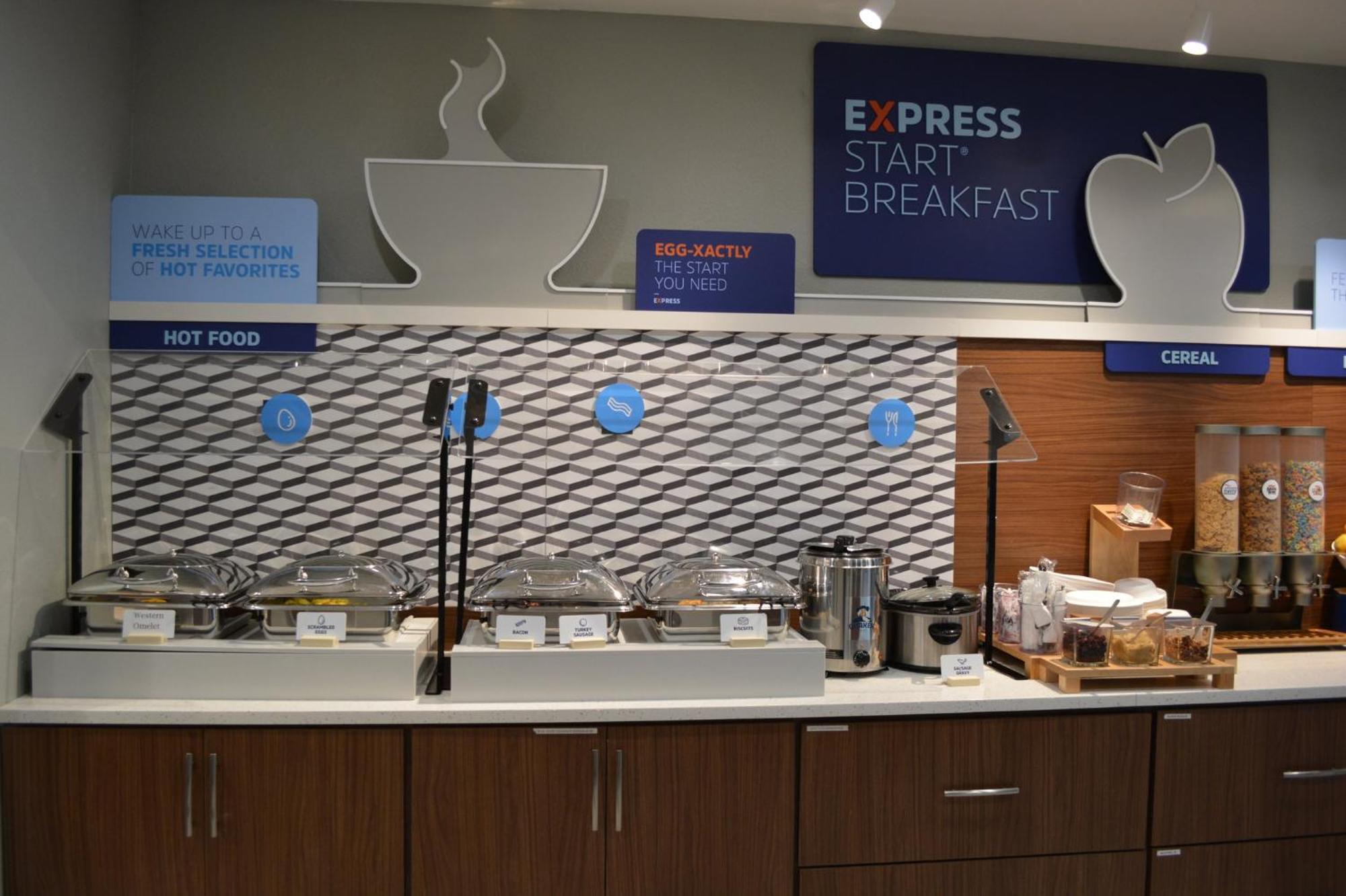 Holiday Inn Express & Suites Liberal 外观 照片
