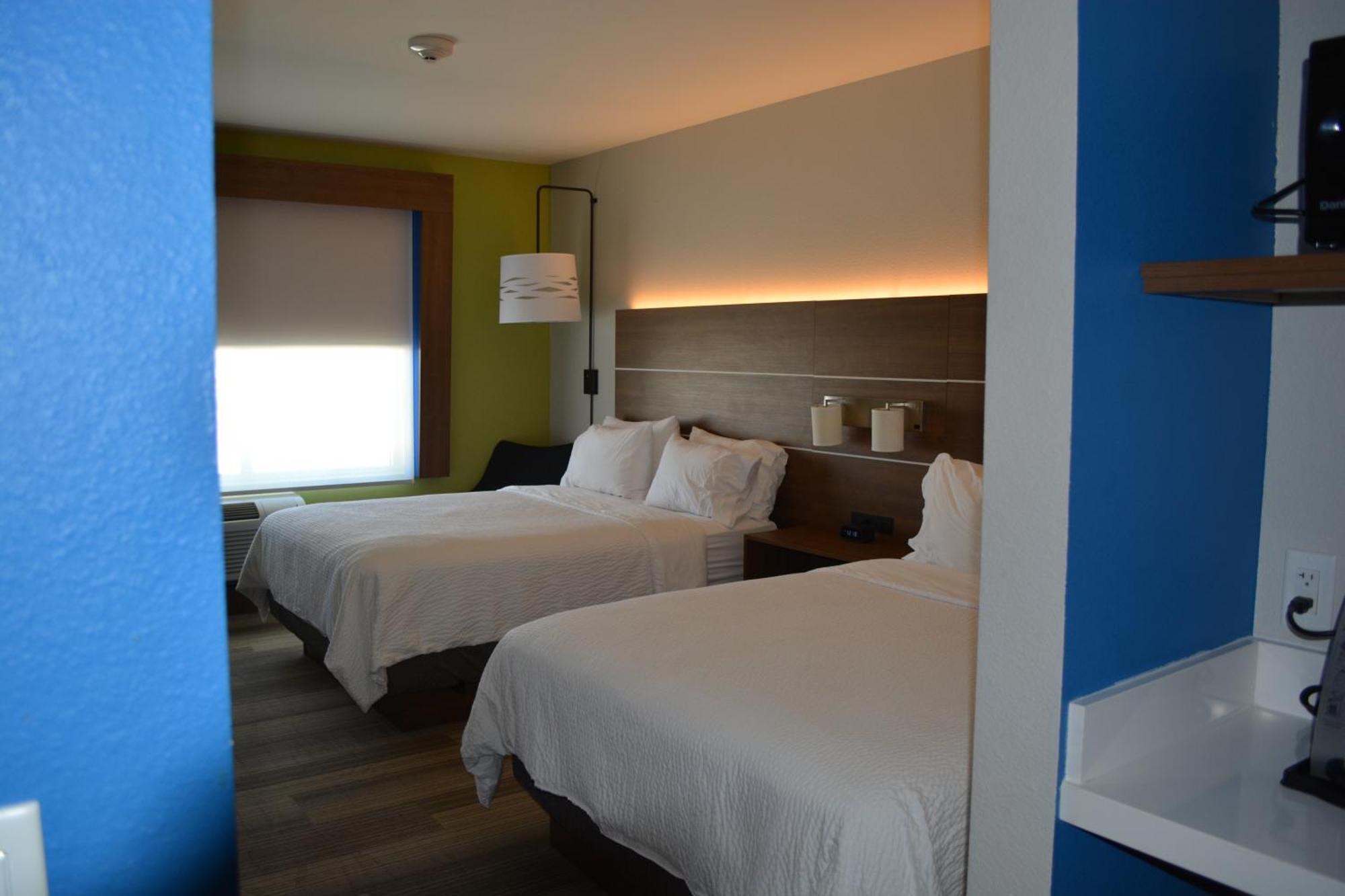 Holiday Inn Express & Suites Liberal 外观 照片