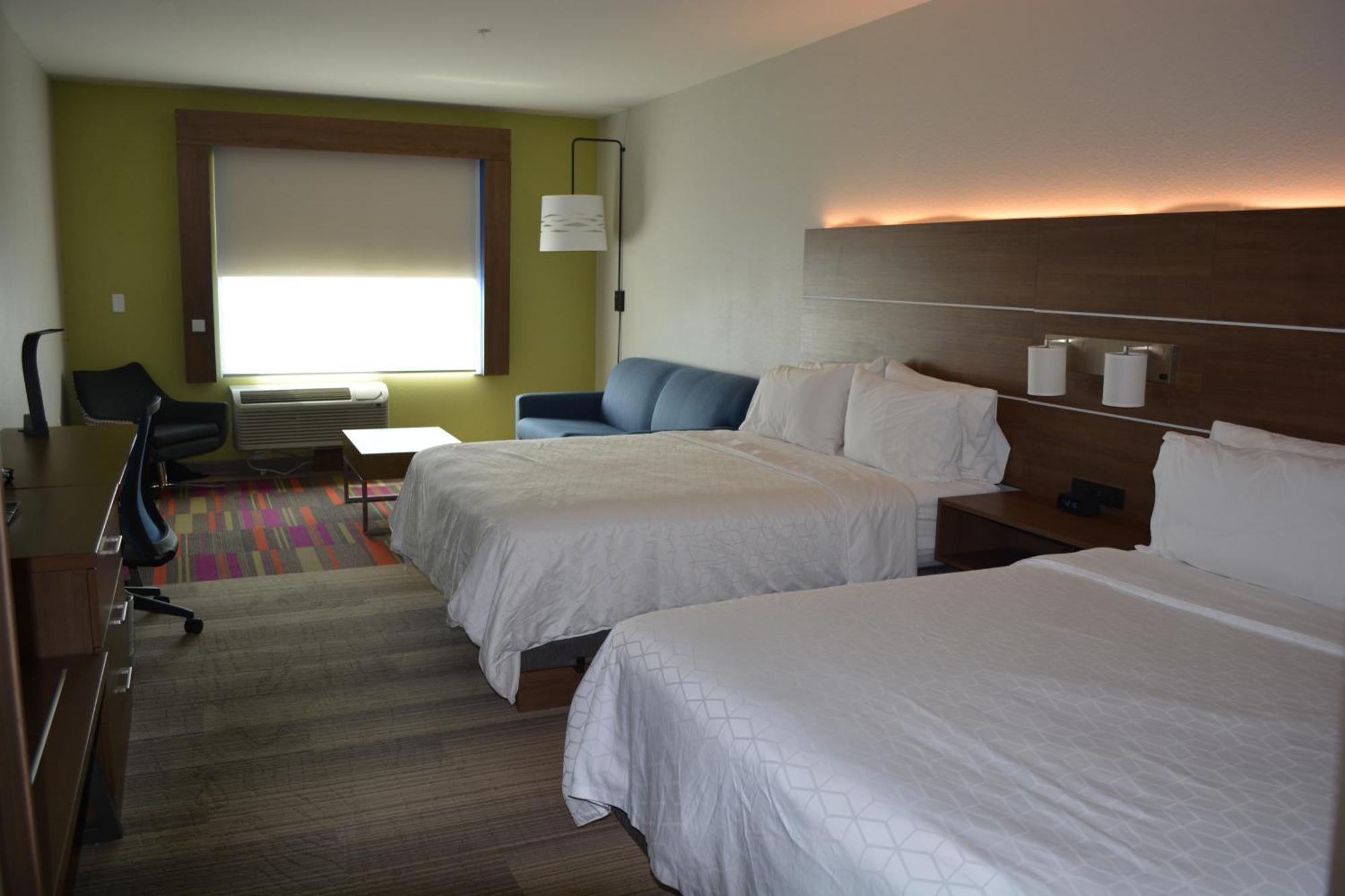 Holiday Inn Express & Suites Liberal 外观 照片