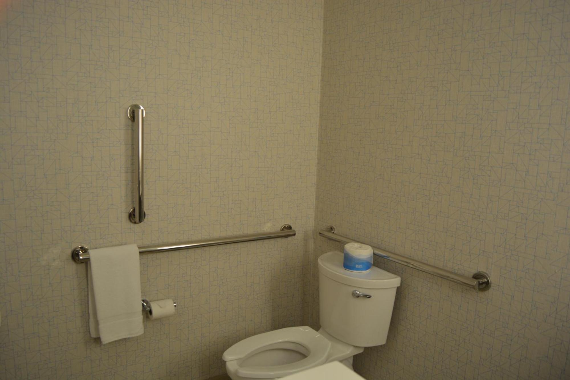 Holiday Inn Express & Suites Liberal 外观 照片