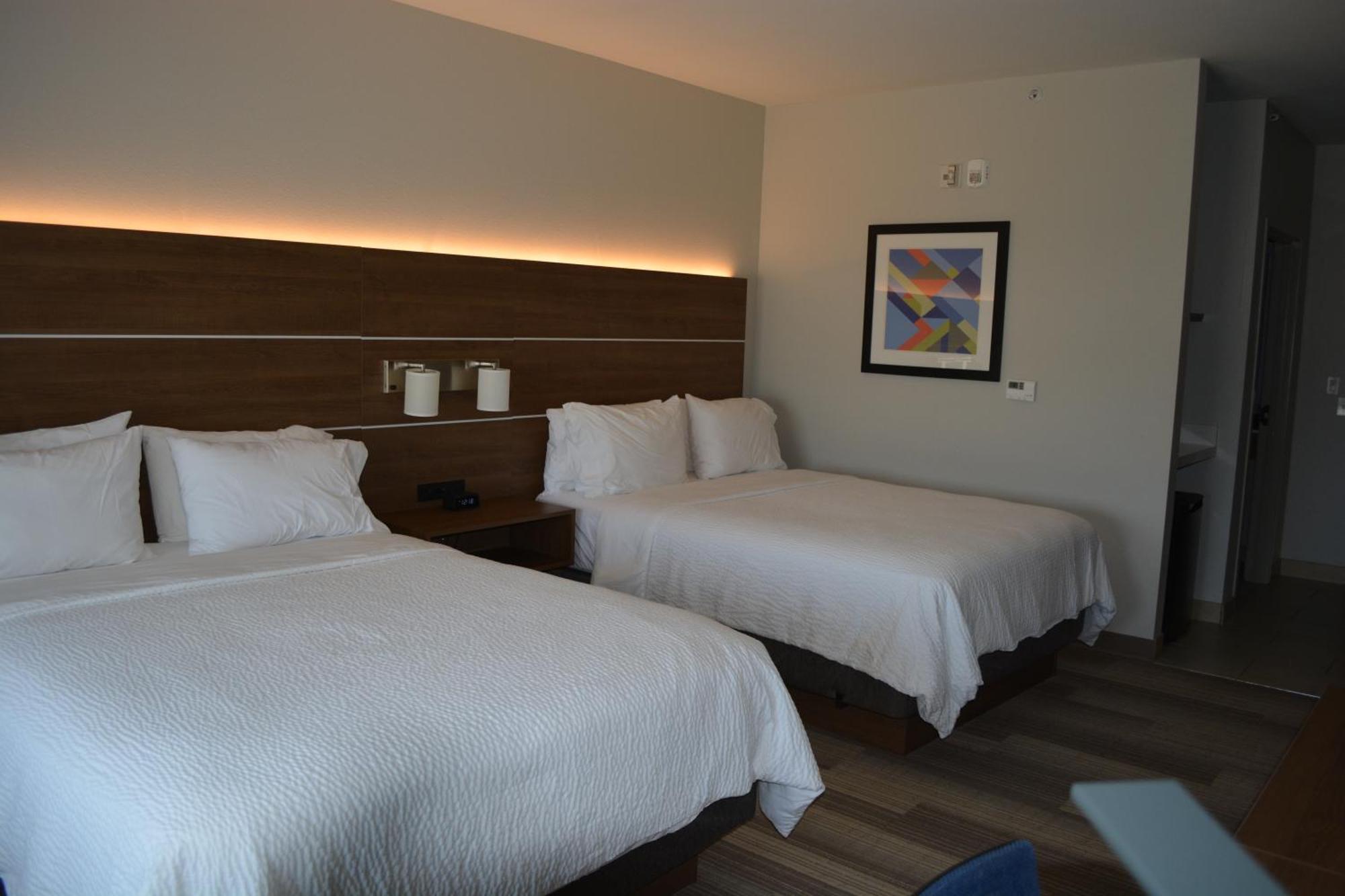 Holiday Inn Express & Suites Liberal 外观 照片