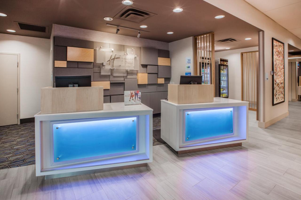 Holiday Inn Express & Suites Liberal 外观 照片